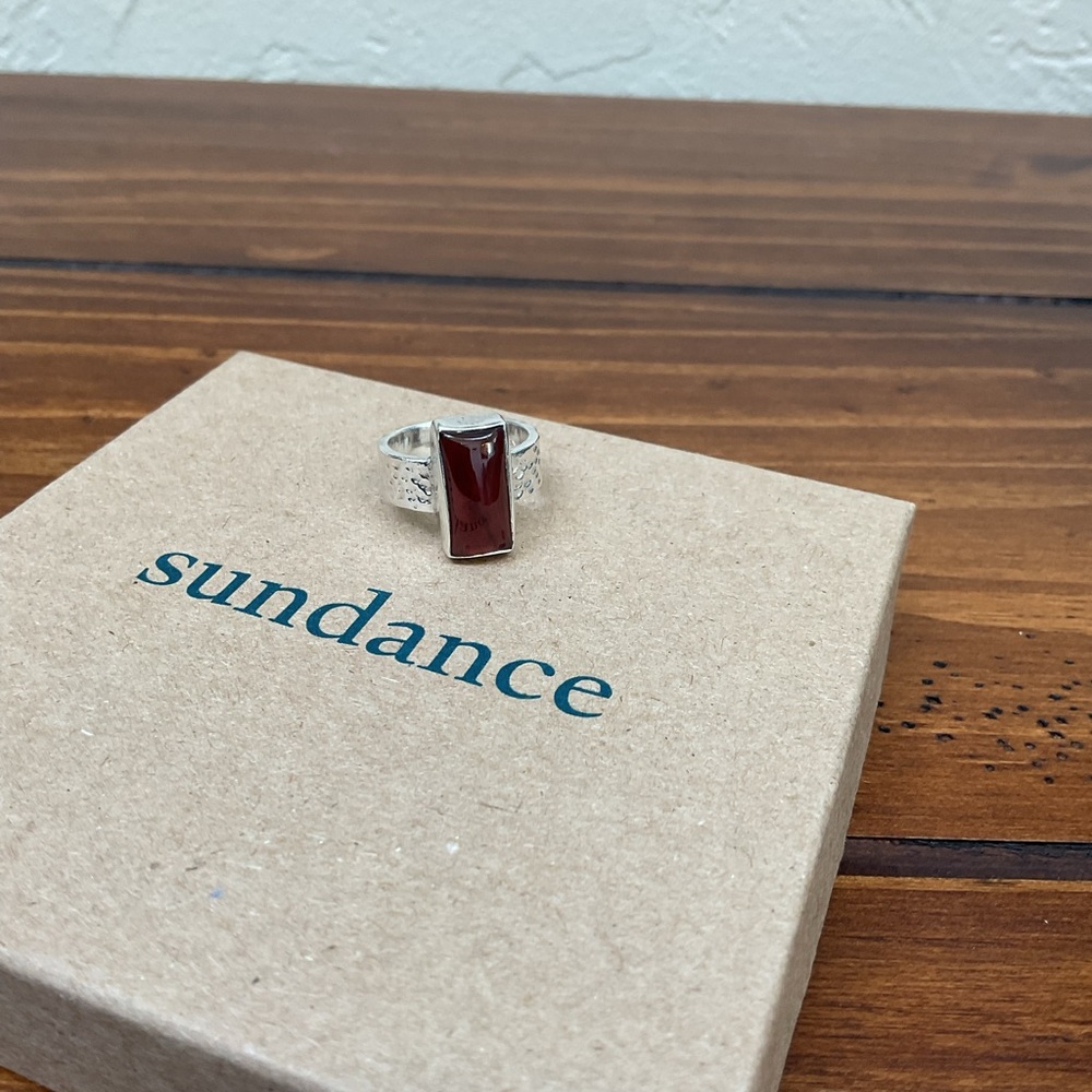 SUNDANCE GARNET RING - Picture 2 of 6